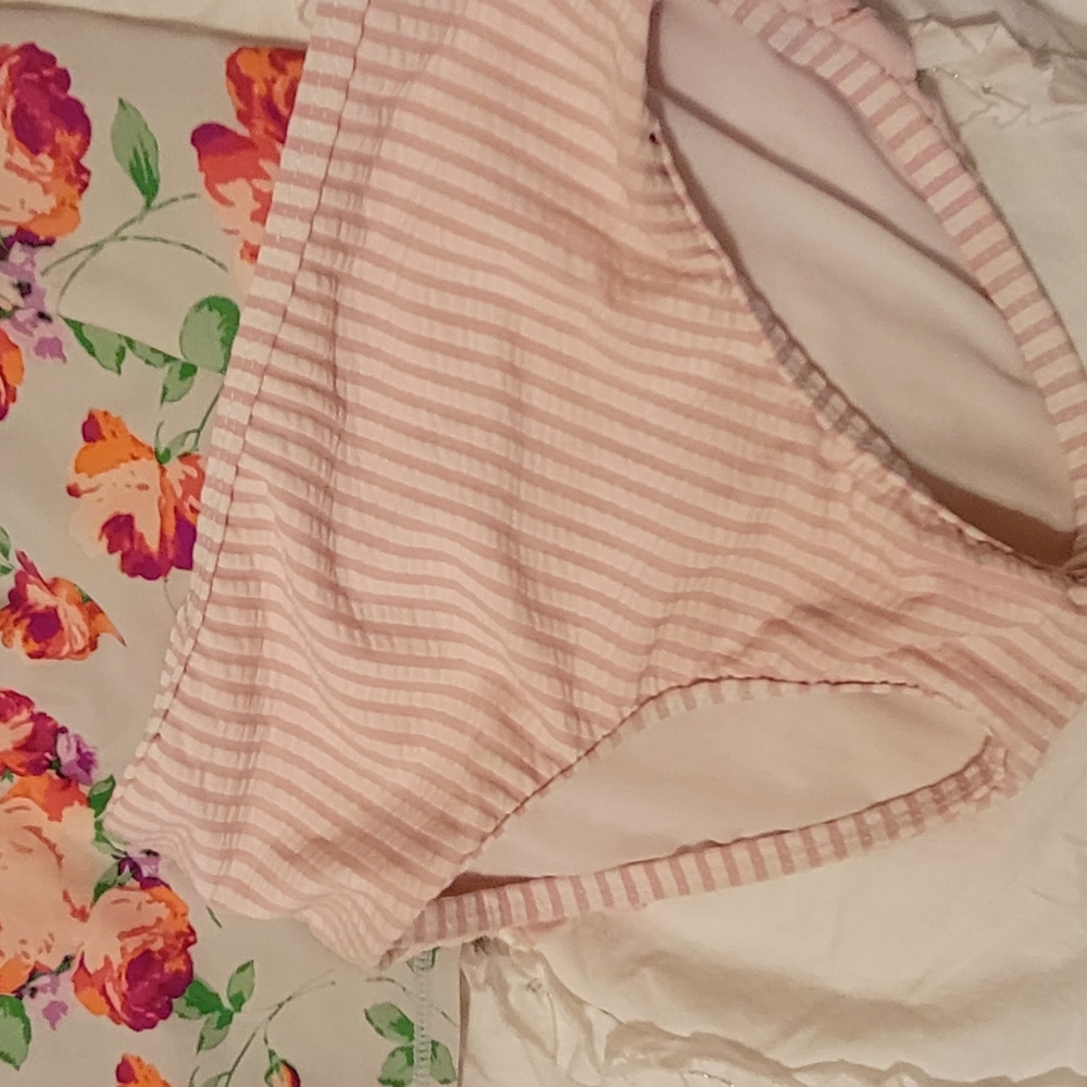 Ruffle Butts Set - Picture 2 of 4
